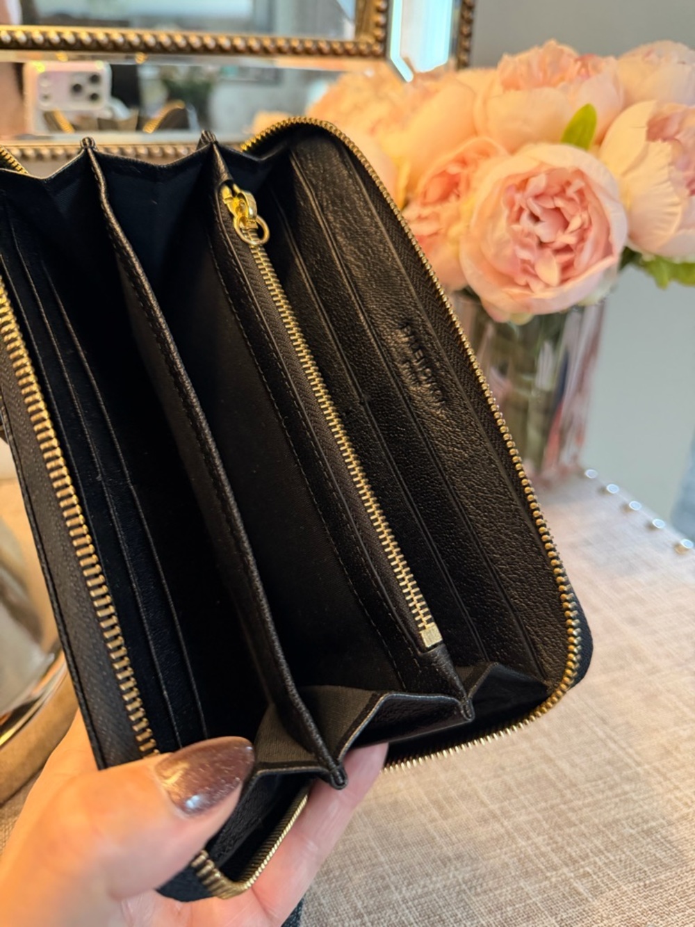 EUC Balenciaga Black Leather Zip Wallet with Gold Hardware - Picture 8 of 17